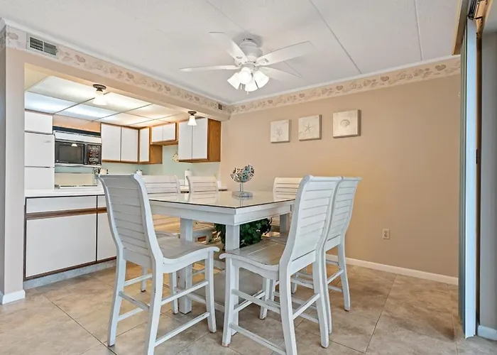 Breathtaking Bayfront Escape In Ocean - Steps To Beach, Pool, & Attractions Holiday home
