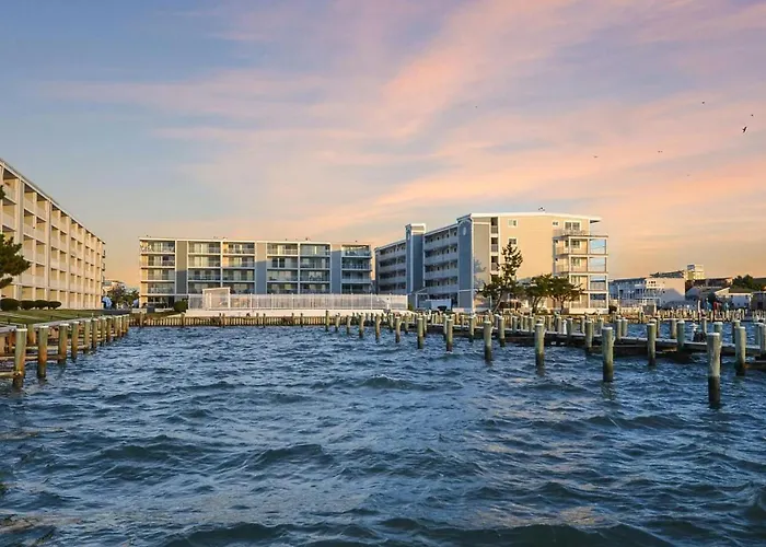 Breathtaking Bayfront Escape In Ocean - Steps To Beach, Pool, & Attractions