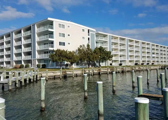 Breathtaking Bayfront Escape In Ocean - Steps To Beach, Pool, & Attractions Holiday home Ocean City
