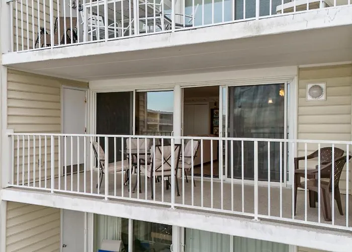 Breathtaking Bayfront Escape In Ocean - Steps To Beach, Pool, & Attractions
