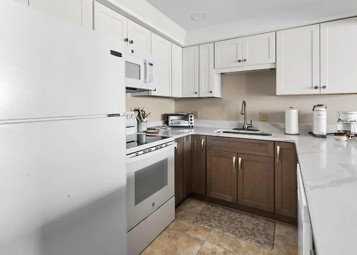 Breathtaking Bayfront Escape In Ocean - Steps To Beach, Pool, & Attractions Ocean City